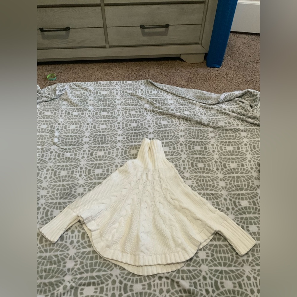 Carters , girls top, 5t white